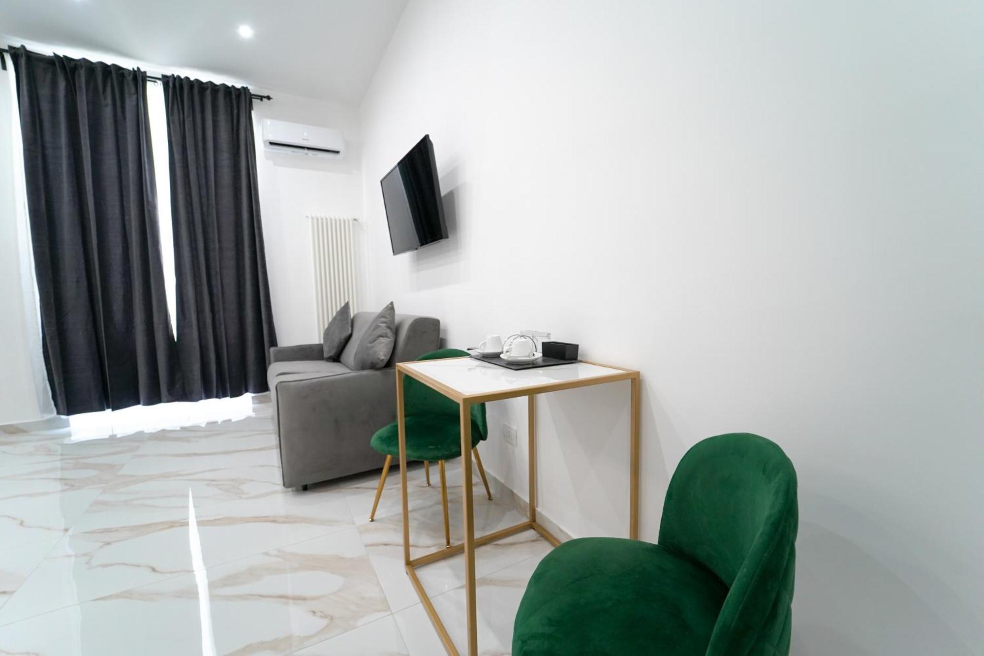 Elite Rooms Naples Exterior photo